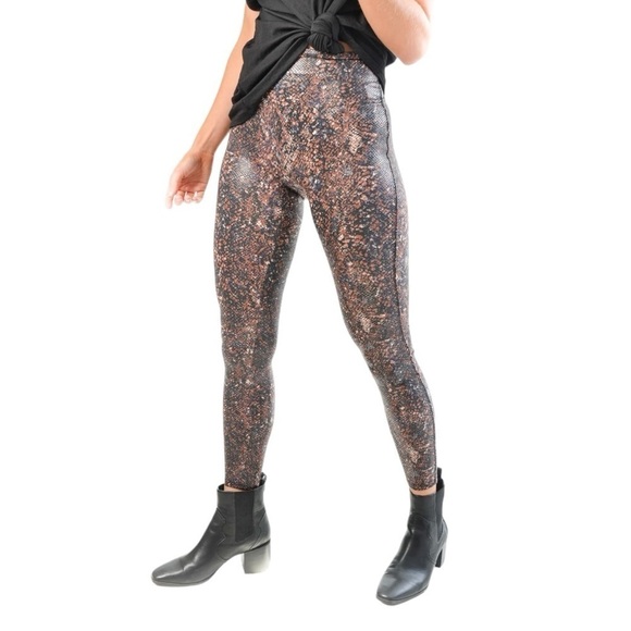 New! Spanx‎ Faux Leather Snake Shine Leggings In Mocha Snake - Picture 1 of 8